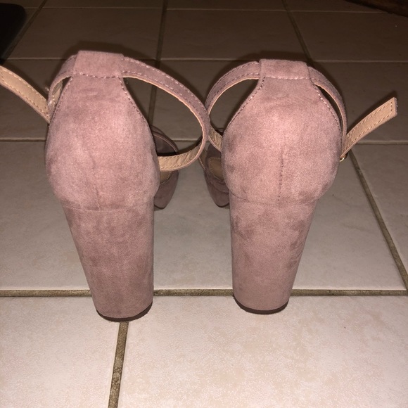 Heals - Picture 3 of 4